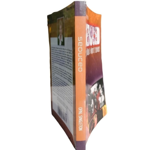 Seduced: The Grooming of America's Teenagers by Opal Singleton 2015 SIGNED Book - Picture 3 of 10